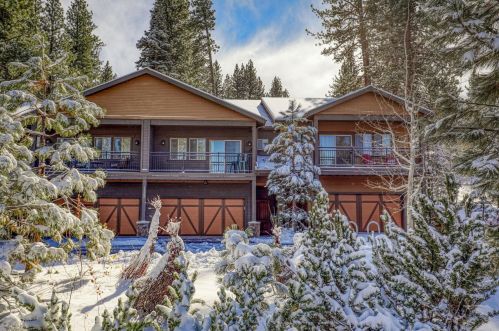 10207 Palisades Dr, Truckee, CA 96161-1995