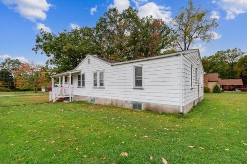 3998 Mitchell Rd, New Castle PA  16105-4412 exterior