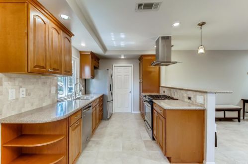 757 Honeydew Ln, Vista CA  92084-3115 exterior