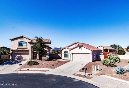 5740 Hayfield St, Tucson, AZ 85742-8137