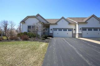 19 Hampton Cir, Mechanicville, NY 12118-3443