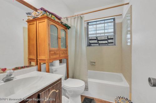 6 Vermont Ave, Jackson Twp NJ  08527-1522 exterior