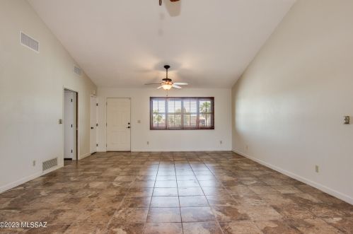8010 Modena Dr, Tucson, AZ 85741-1214