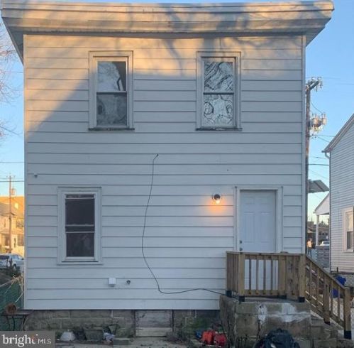 27 Wood St, West Deptford NJ  08066-1444 exterior