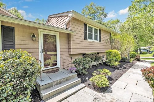 29 Harvester Rd, Upper Stepney, CT 06468-1765