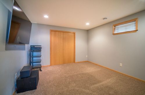 263 Stonefield Dr, Lake Mills WI  53551-1963 exterior