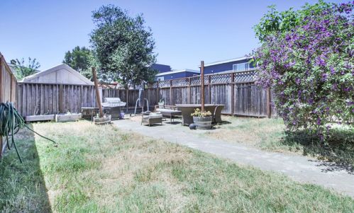 3227 Galindo St, Oakland CA  94601-2507 exterior