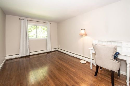 225 Sturges Ridge Rd, Wilton CT  06897-2727 exterior