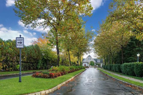 38 Symphony Dr, Lake Grove, NY 11755-1314