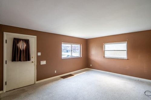 3932 Darwin Ave, Cincinnati, OH 45211-5406