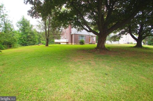 373 Concord Rd, Glen Mills PA  19342-1403 exterior