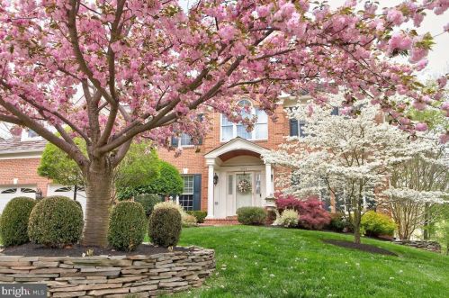 1227 Bradfield Dr, Leesburg, VA 20175-5027
