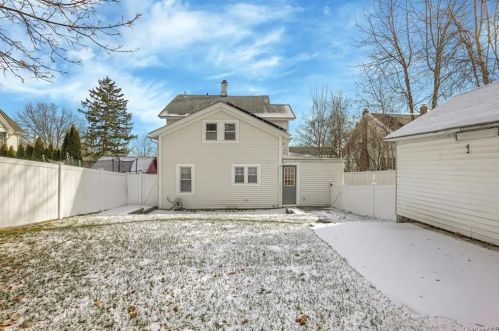 22 Ml Ave, Middletown NY  10940-5220 exterior