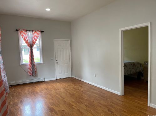 80 11 St, Huntington Station NY 11746-1729 exterior