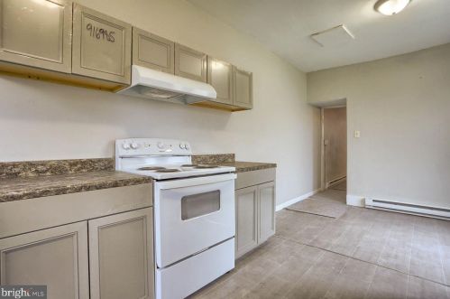 627 Oxford St, Harrisburg PA  17110-2521 exterior