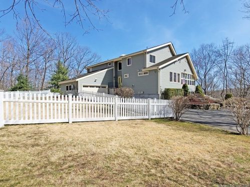 21 Bayberry Hill Rd, Ridgefield, CT 06877-6001