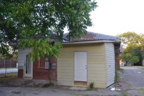 1804 Walnut St, Greenville TX  75401-3056 exterior