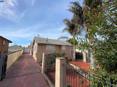 9625 D St, Oakland, CA 94603-2434