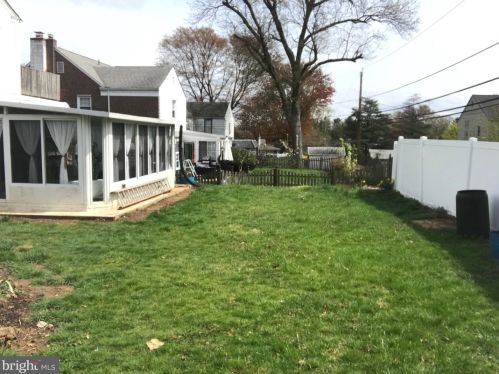 26 Johns Rd, Cheltenham PA  19012-1420 exterior