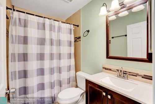 2489 191st Ave, Hollywood, FL 33029-5373