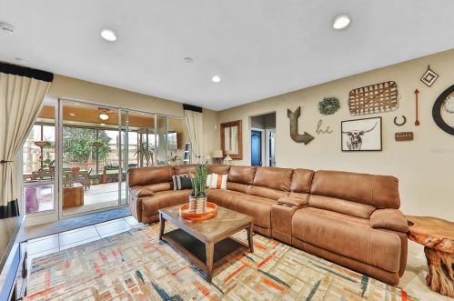 10719 Carloway Hills Dr, Wimauma FL  33598-6140 exterior