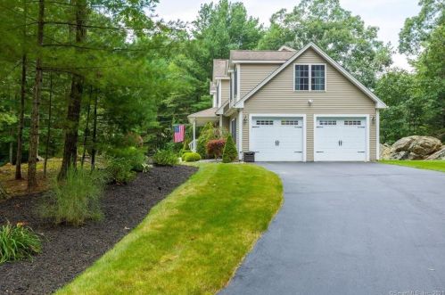 371 Fox Rd, Putnam CT  06260-2732 exterior