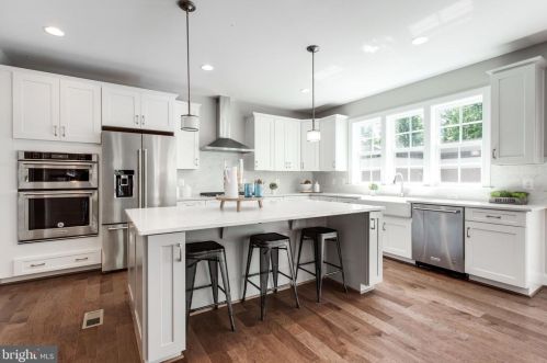 1930 Hillside Dr, Falls Church VA  22043-1414 exterior