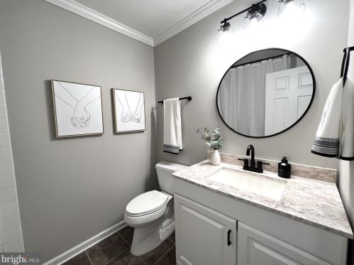 585 Artis Dr, Dover DE  19904-5626 exterior