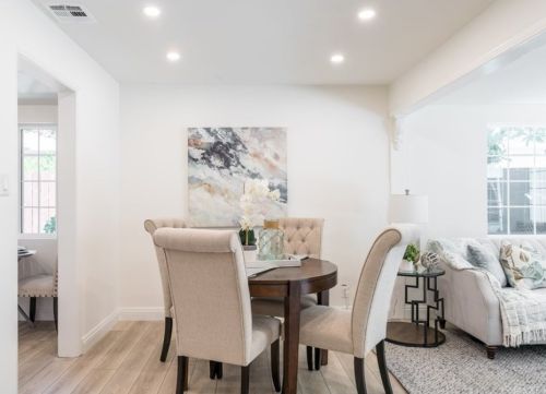 6930 Colbath Ave, Van Nuys CA  91405-4103 exterior