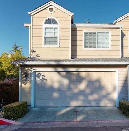 622 Wisteria Ln, Santa Rosa, CA 95407-9103