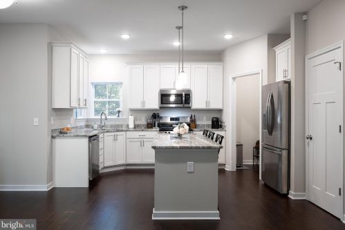 1000 Eastover Pkwy, Locust Grove VA  22508-5170 exterior