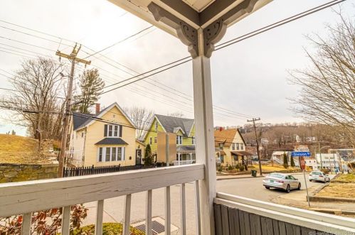 28 Oak St, Norwich CT  06360-5108 exterior