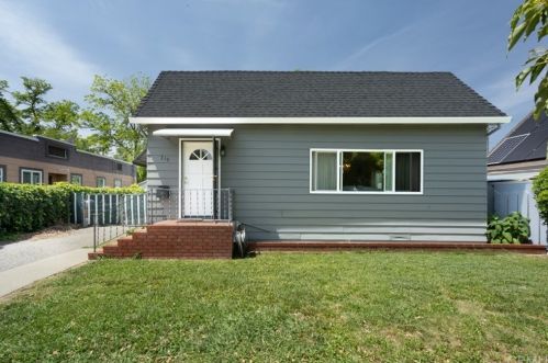 319 Plumas St, Fruto, CA 95988-2426
