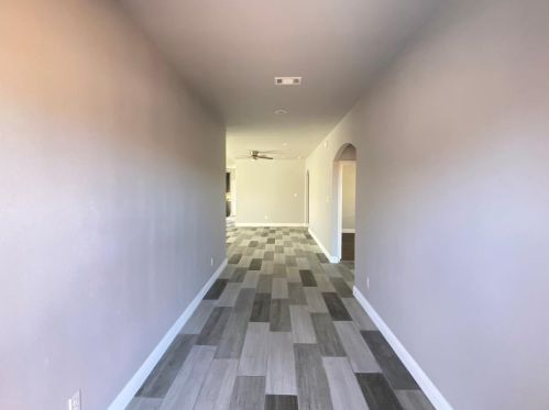 1210 Hillsboro St, Cleburne, TX 76033-6832