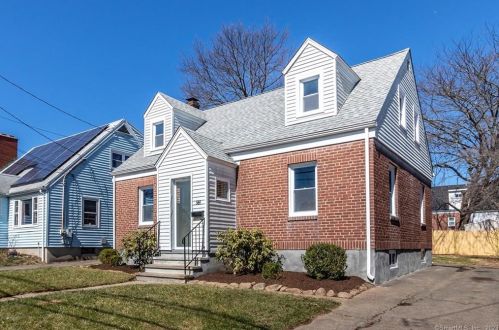 914 Birmingham St, Bridgeport, CT 06606-3203