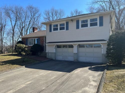 99 Cottage Grove Ln, Waterbury, CT 06706-2314