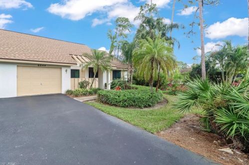 6044 Huntington Woods Dr, Naples, FL 34112-2914