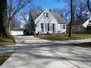 220 Idlewild St, Kaukauna, WI 54130-1314