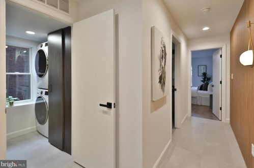 2037 Locust St, Philadelphia PA  19103-5613 exterior