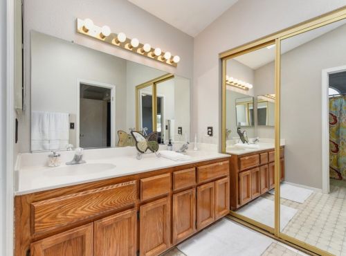 7064 Castle Creek Way, Rio Linda CA  95673-2441 exterior