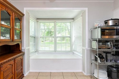 5617 Wedgmont Cir, Fort Worth TX  76133-2801 exterior