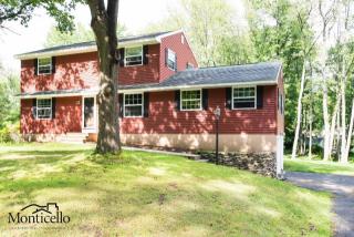 9 Bayberry Dr, Clifton Park Center NY  12065-5527 exterior