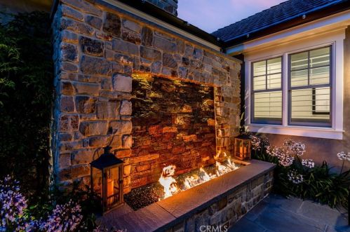 5461 Las Lomas St, Long Beach CA  90815-4138 exterior