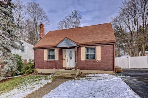 39 Marion St, Bristol, CT 06010-7928
