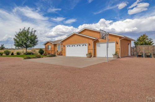 869 Chelsea Dr, Pueblo, CO 81007-5308