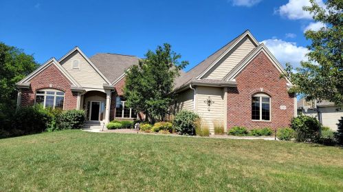 6145 Conservancy Dr, Waukesha, WI 53151-6039