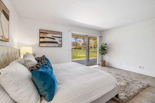 49131 Washington St, La Quinta CA  92253-2214 exterior