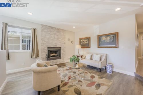 24494 Leona Dr, Hayward CA  94542-1010 exterior