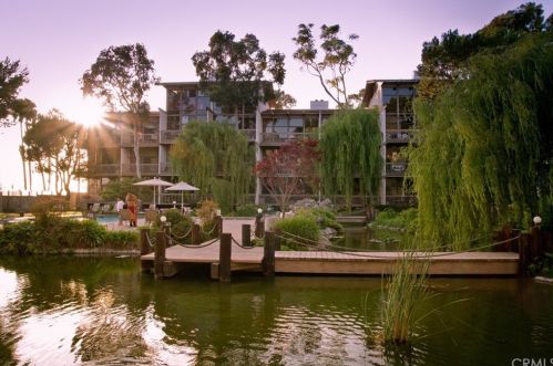 9325 Marina Pacifica Dr, Long Beach CA 90803-7004 exterior