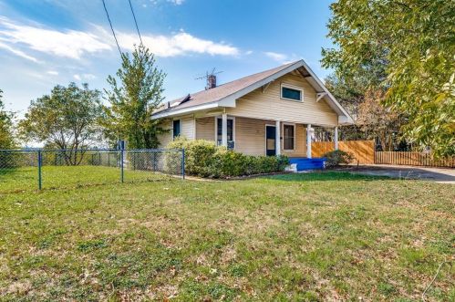 1723 Grand Ave, Fort Worth, TX 76164-8735